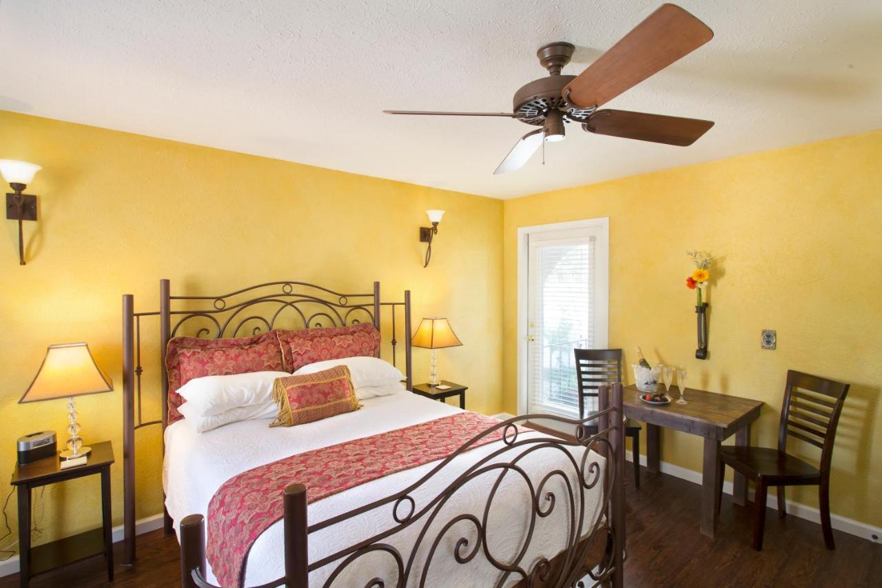 Lakehouse Bed And Breakfast Canyon Lake Exterior foto